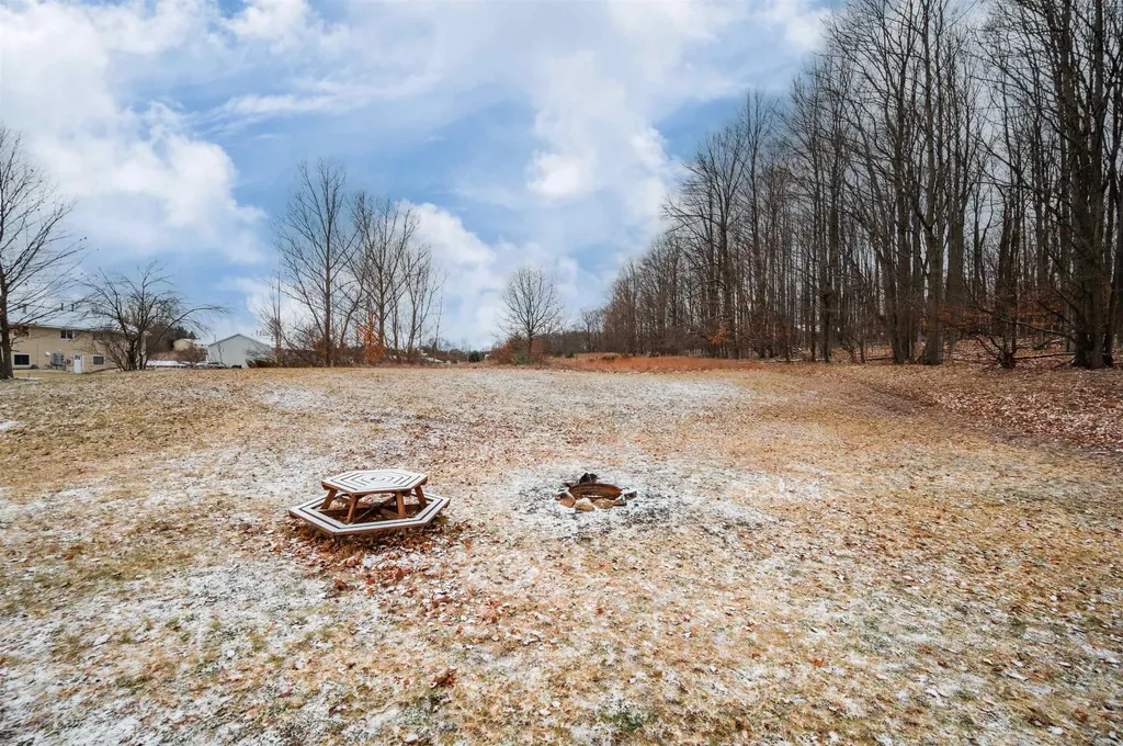 1627 Rasho Road East Bay Township MI 49696