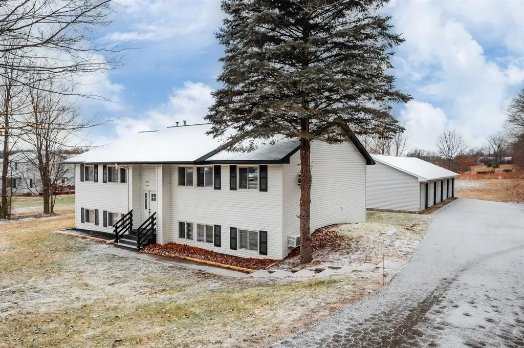 1627 Rasho Road East Bay Township MI 49696