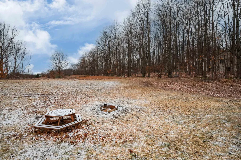 1627 Rasho Road East Bay Township MI 49696