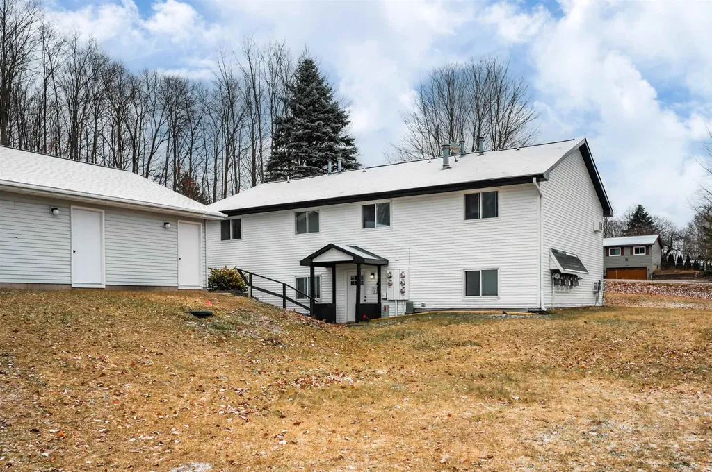 1627 Rasho Road East Bay Township MI 49696
