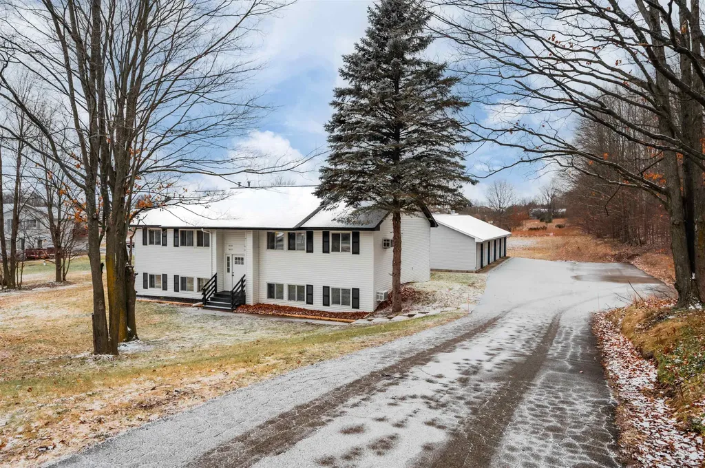 1627 Rasho Road East Bay Township MI 49696