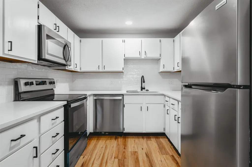 1627 Rasho Road East Bay Township MI 49696