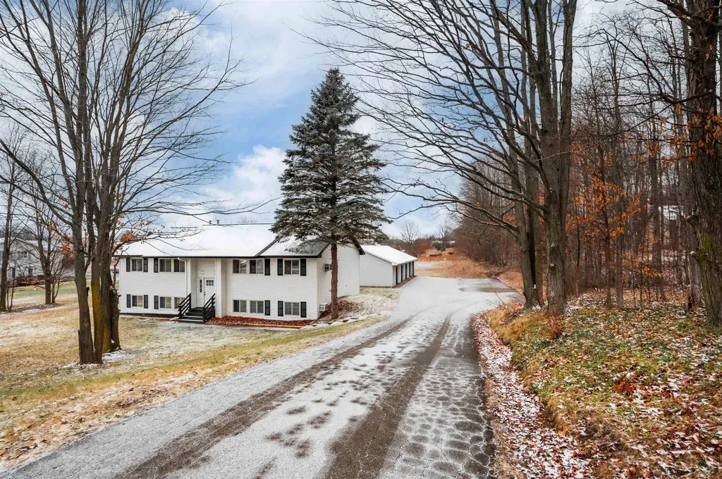 1627 Rasho Road East Bay Township MI 49696
