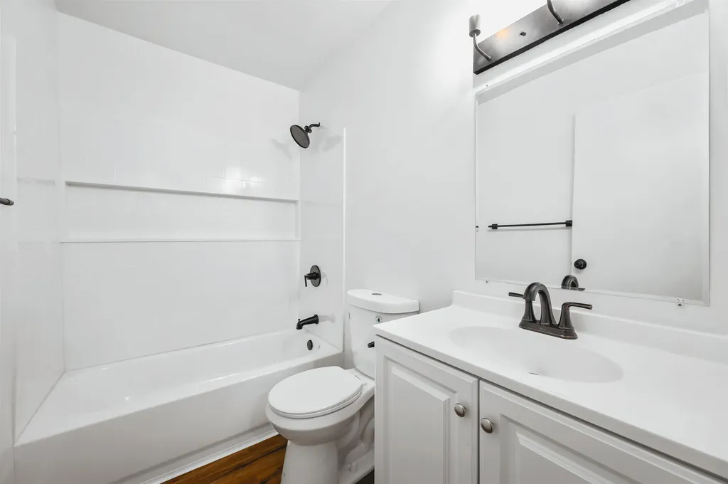 1627 Rasho Road East Bay Township MI 49696
