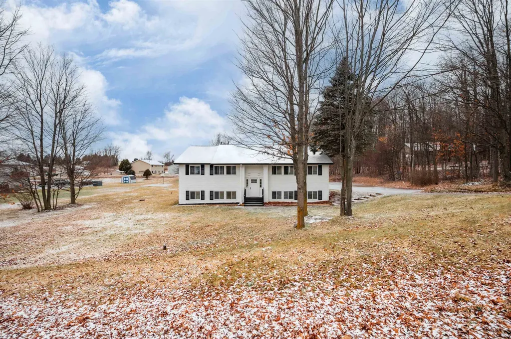 1627 Rasho Road East Bay Township MI 49696