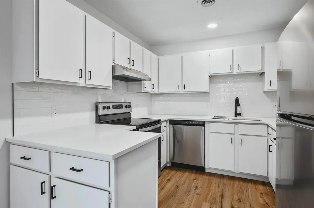1627 Rasho Road East Bay Township MI 49696