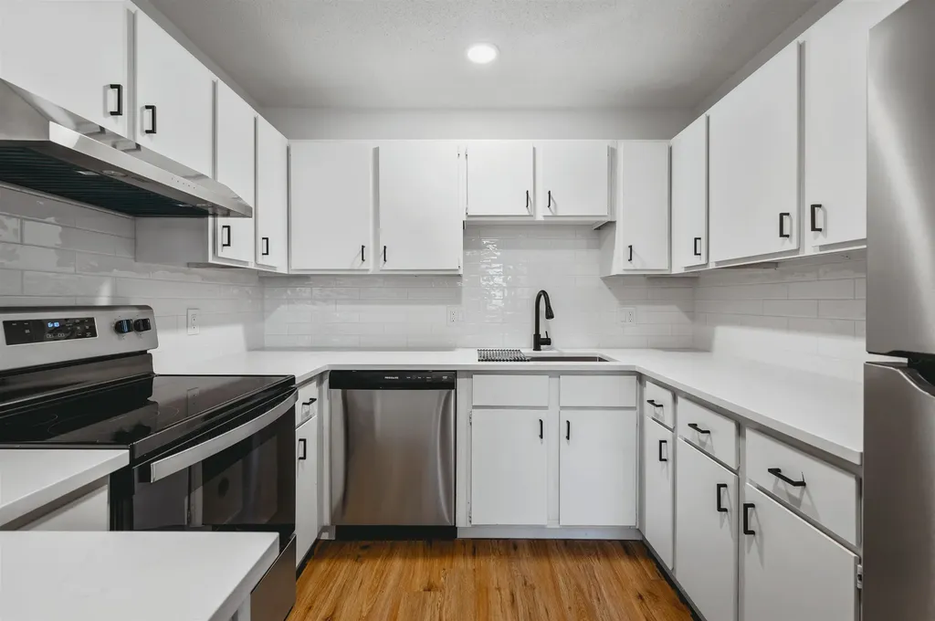 1627 Rasho Road East Bay Township MI 49696