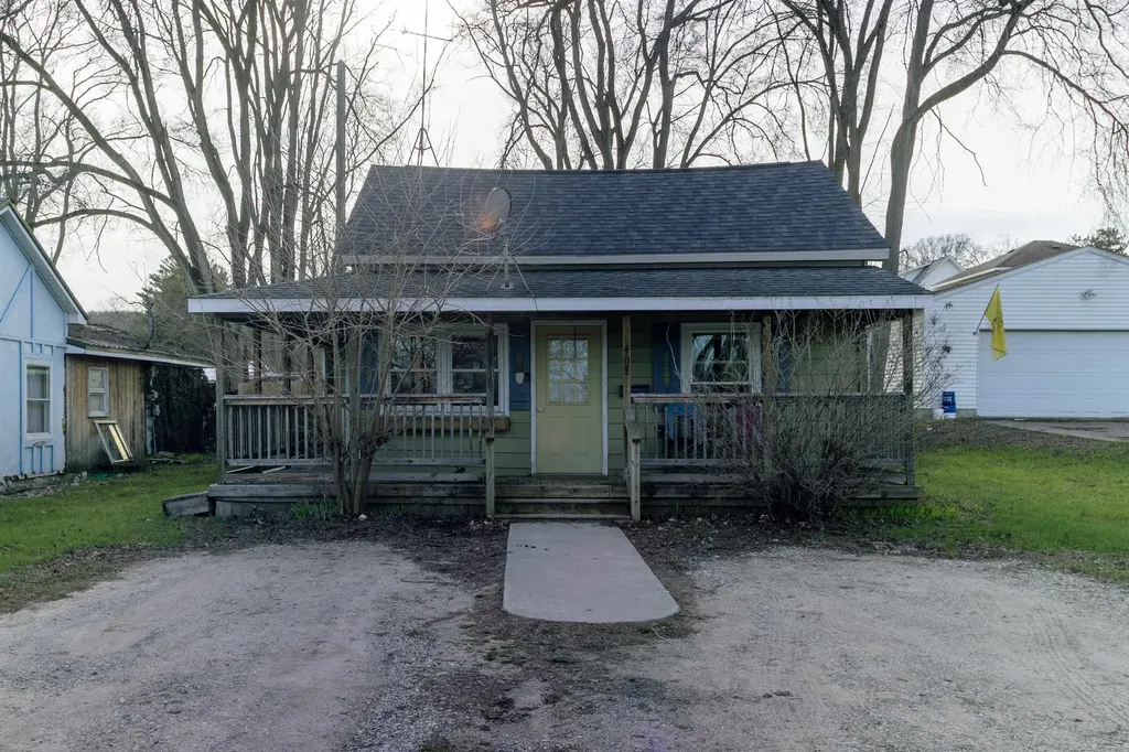 407 Richardi Street Forest Home Township MI 49615
