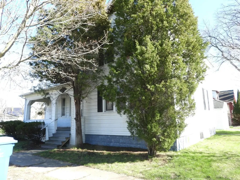 171 8th Street Manistee City MI 49660