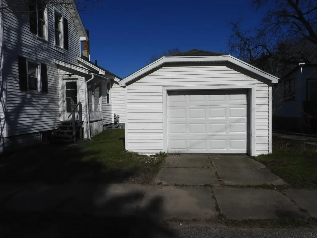 171 8th Street Manistee City MI 49660