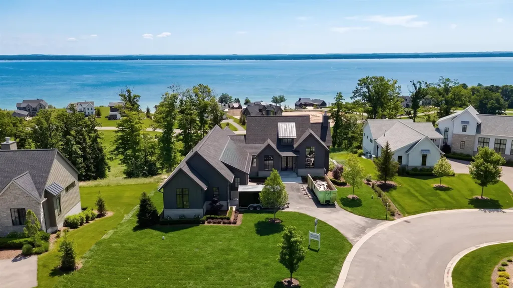 15985 Waters Edge Peninsula Township MI 49686