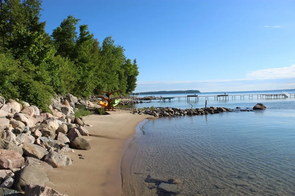 15985 Waters Edge Peninsula Township MI 49686