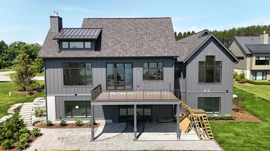 15985 Waters Edge Peninsula Township MI 49686