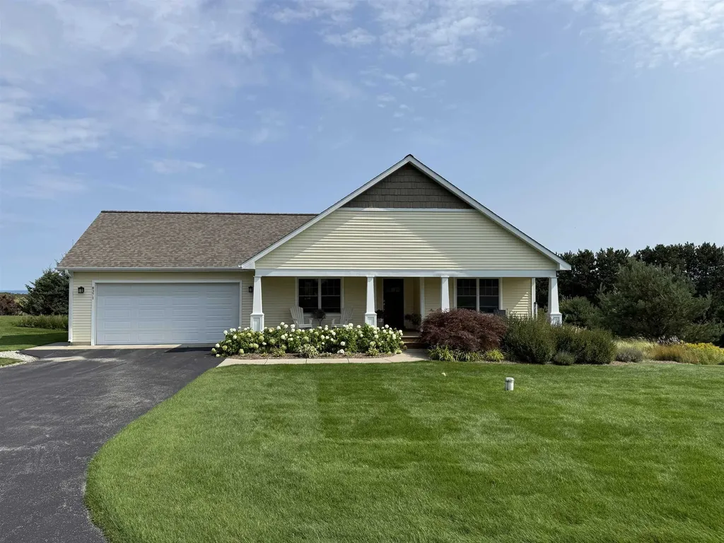 8371 E Boca Vista Trail Elmwood Charter Township MI 49684