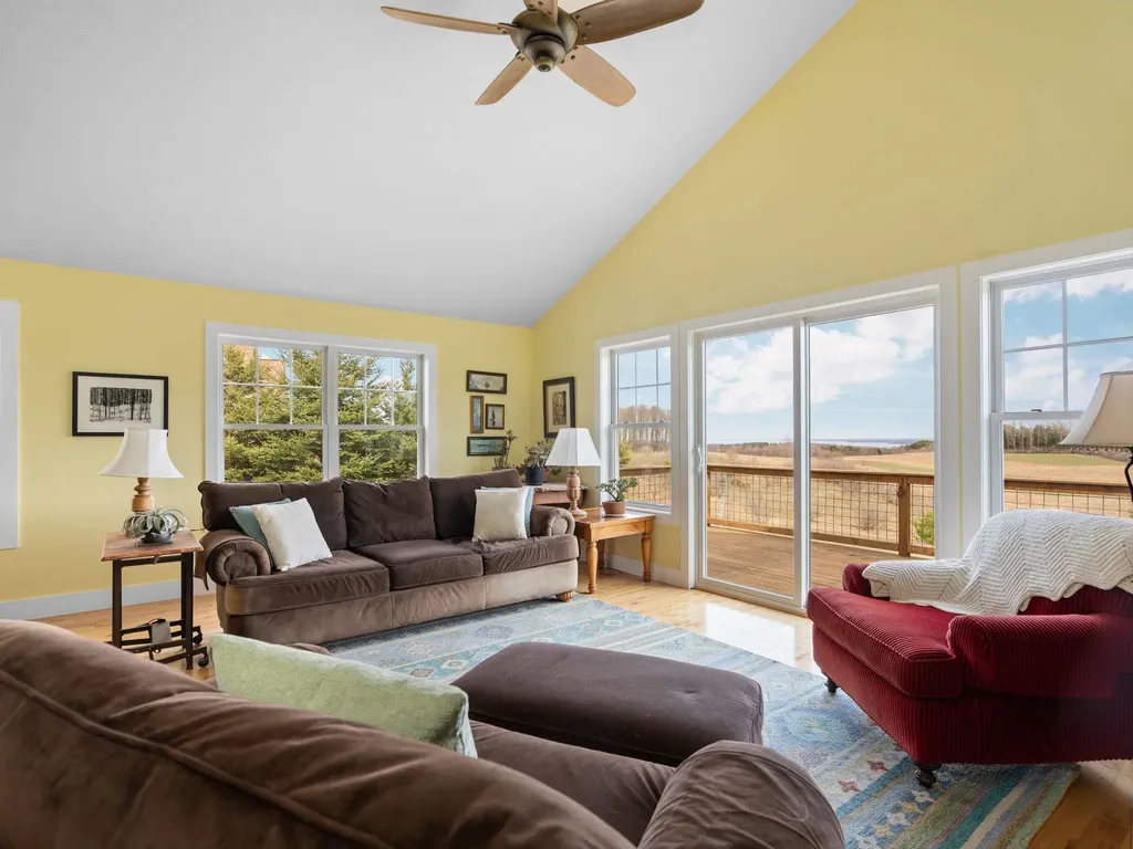8371 E Boca Vista Trail Elmwood Charter Township MI 49684