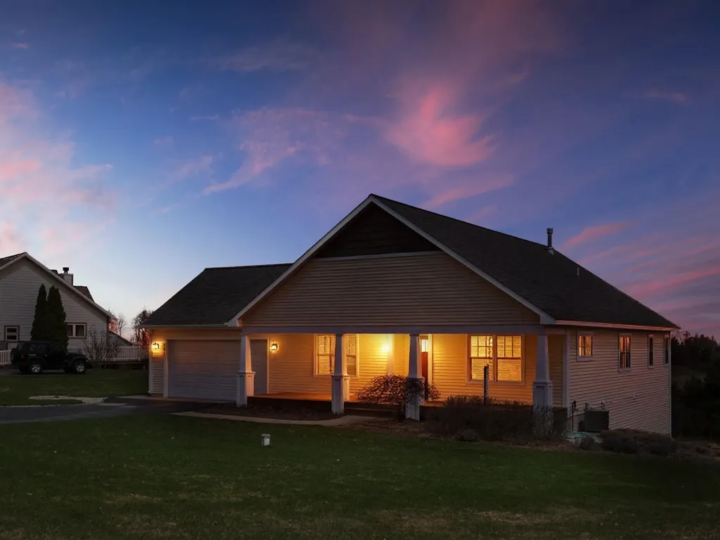 8371 E Boca Vista Trail Elmwood Charter Township MI 49684