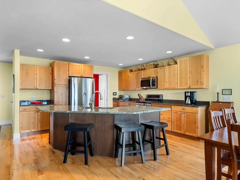 8371 E Boca Vista Trail Elmwood Charter Township MI 49684