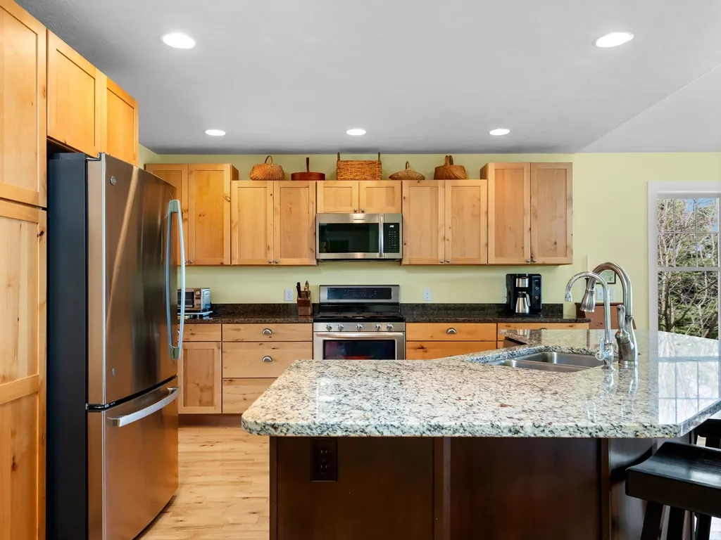 8371 E Boca Vista Trail Elmwood Charter Township MI 49684