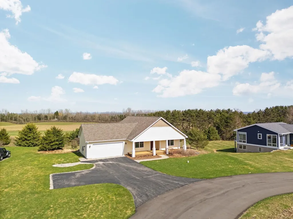 8371 E Boca Vista Trail Elmwood Charter Township MI 49684