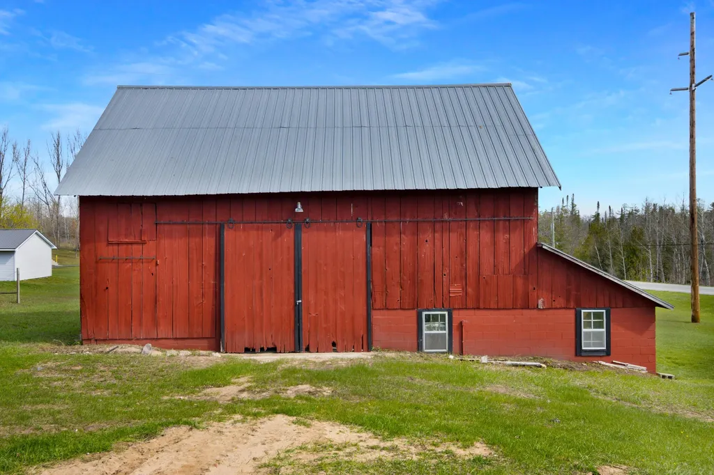 2768 S Center Highway Bingham Township MI 49682