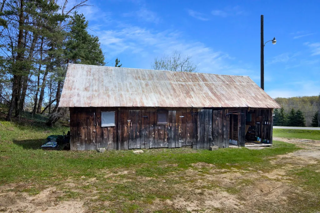 2768 S Center Highway Bingham Township MI 49682