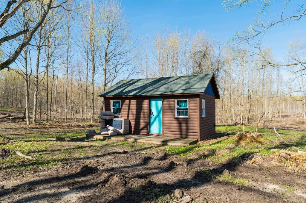 9808/9784 SE Crouch Road Garfield Township MI 49633