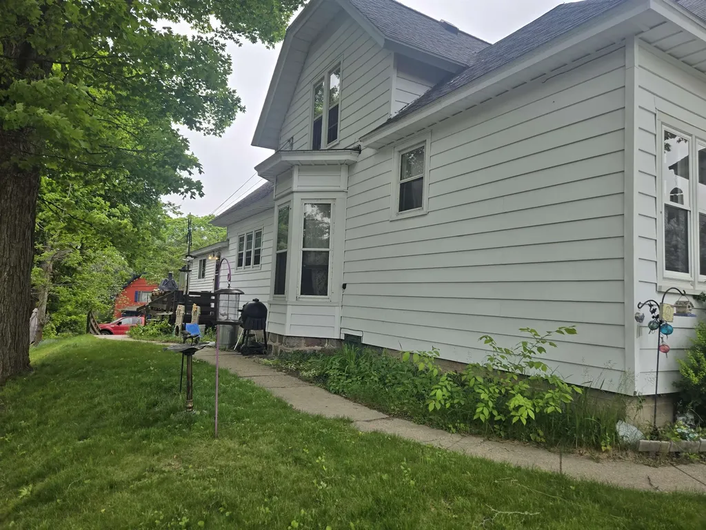 415 E Harris Street Cadillac City MI 49601