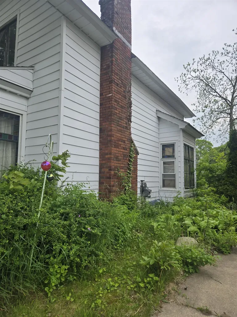 415 E Harris Street Cadillac City MI 49601