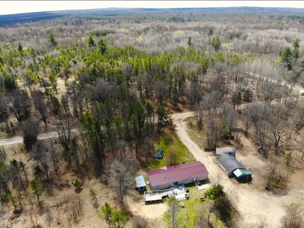 984 W Rose Meadow Drive Peacock Township MI 49656