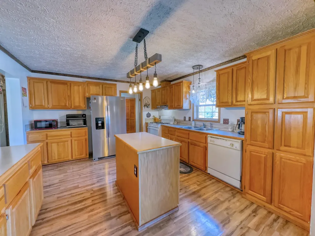984 W Rose Meadow Drive Peacock Township MI 49656