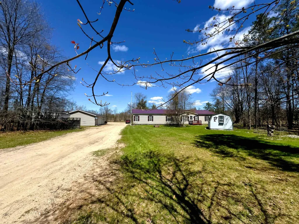 984 W Rose Meadow Drive Peacock Township MI 49656