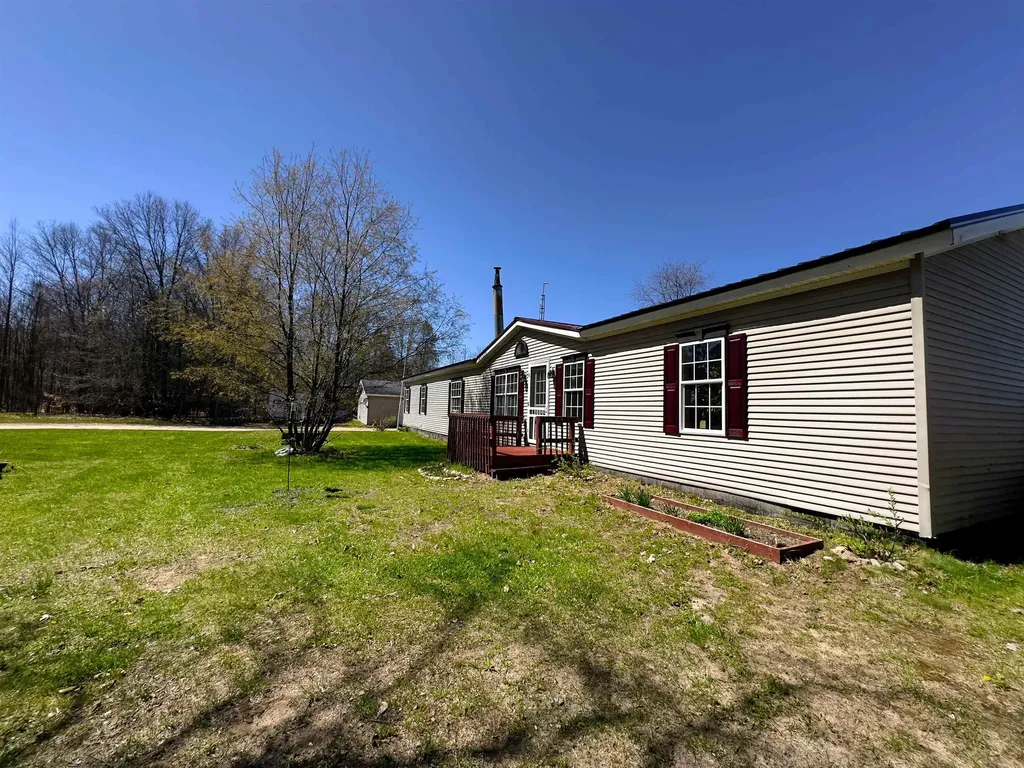 984 W Rose Meadow Drive Peacock Township MI 49656