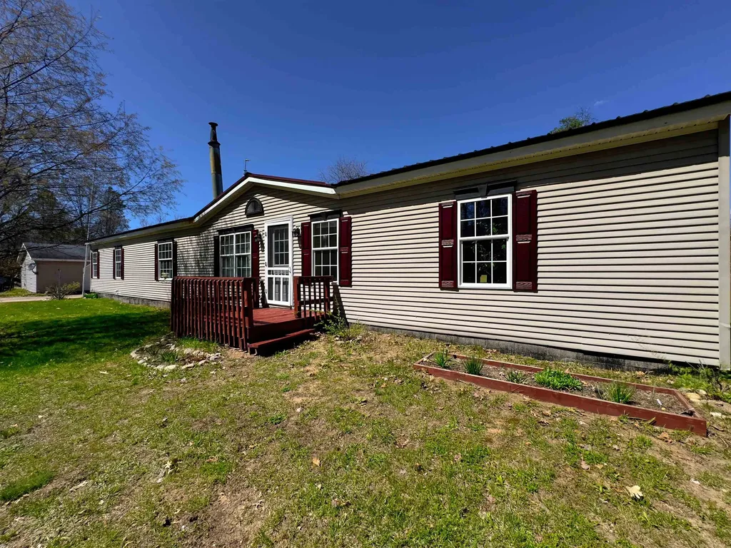 984 W Rose Meadow Drive Peacock Township MI 49656