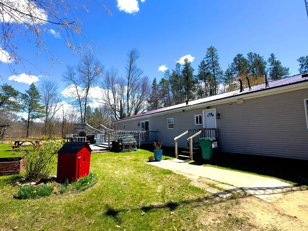 984 W Rose Meadow Drive Peacock Township MI 49656
