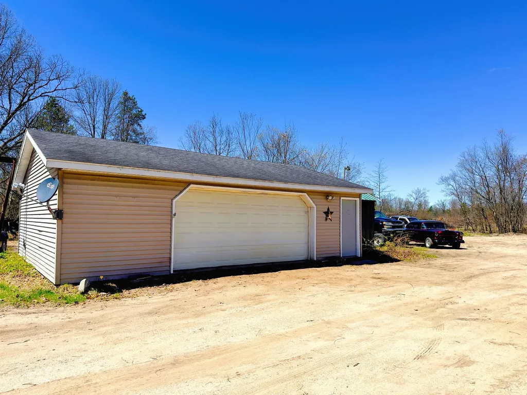 984 W Rose Meadow Drive Peacock Township MI 49656