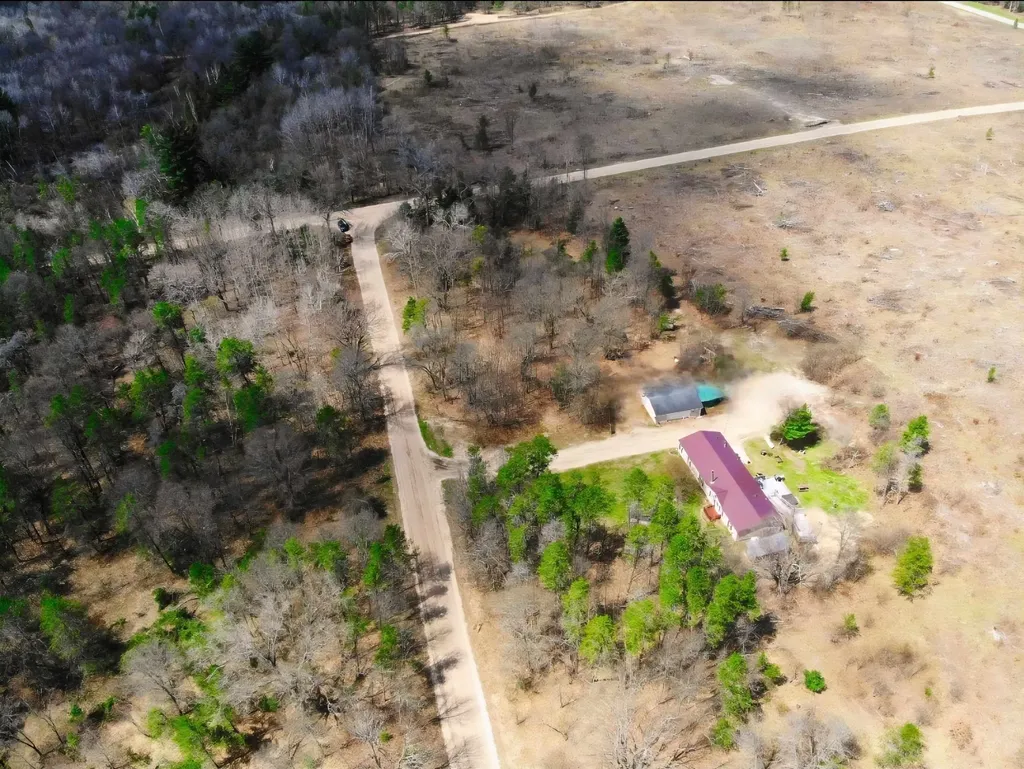 984 W Rose Meadow Drive Peacock Township MI 49656