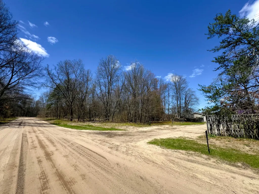 984 W Rose Meadow Drive Peacock Township MI 49656