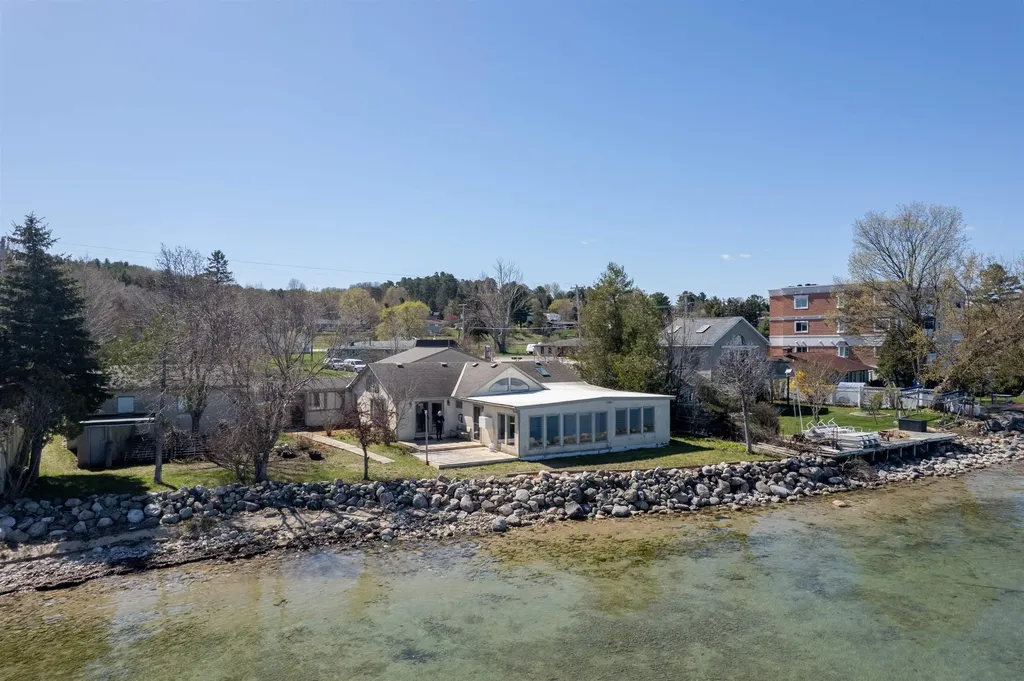 5271 Us-31 N Acme Township MI 49690