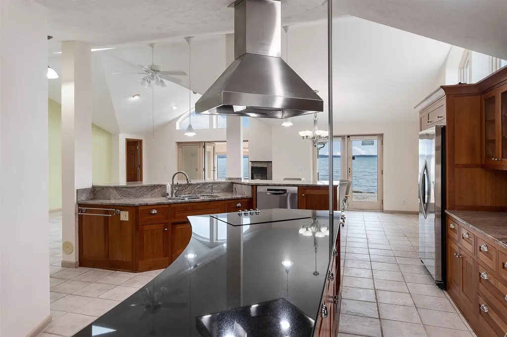 5271 Us-31 N Acme Township MI 49690