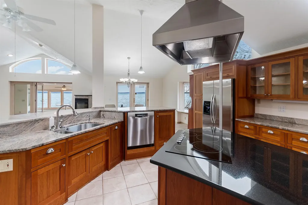 5271 Us-31 N Acme Township MI 49690