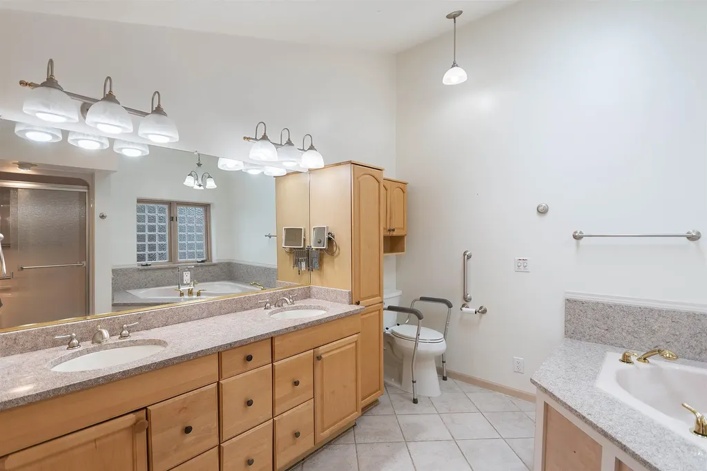 5271 Us-31 N Acme Township MI 49690