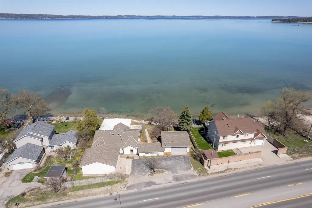 5271 Us-31 N Acme Township MI 49690