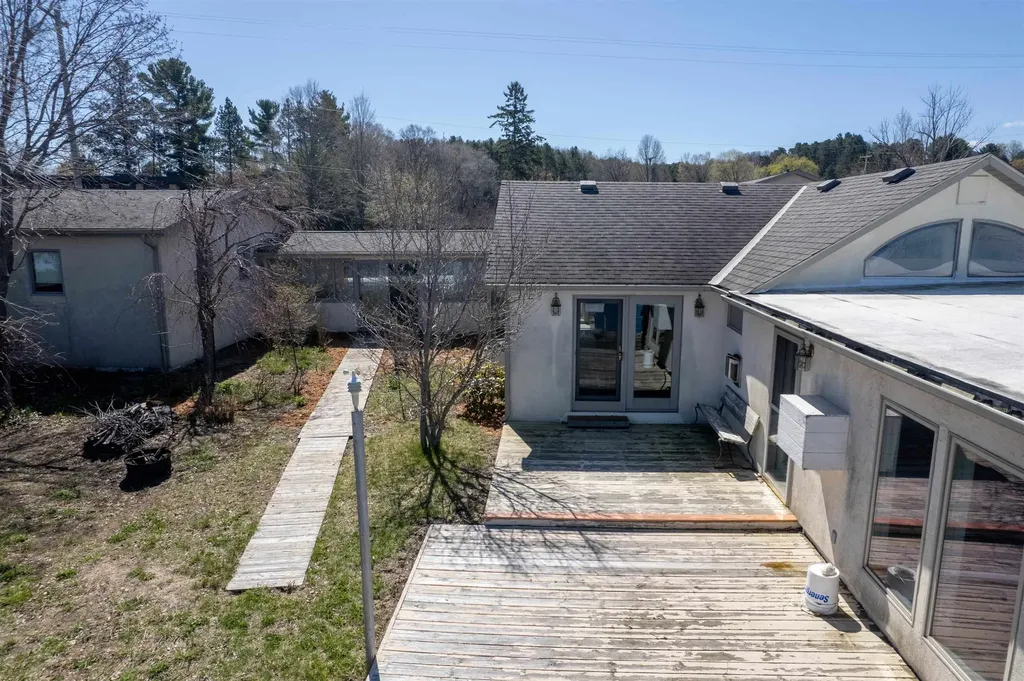5271 Us-31 N Acme Township MI 49690
