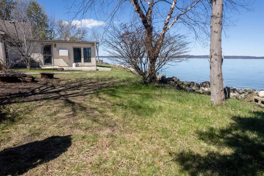 5271 Us-31 N Acme Township MI 49690