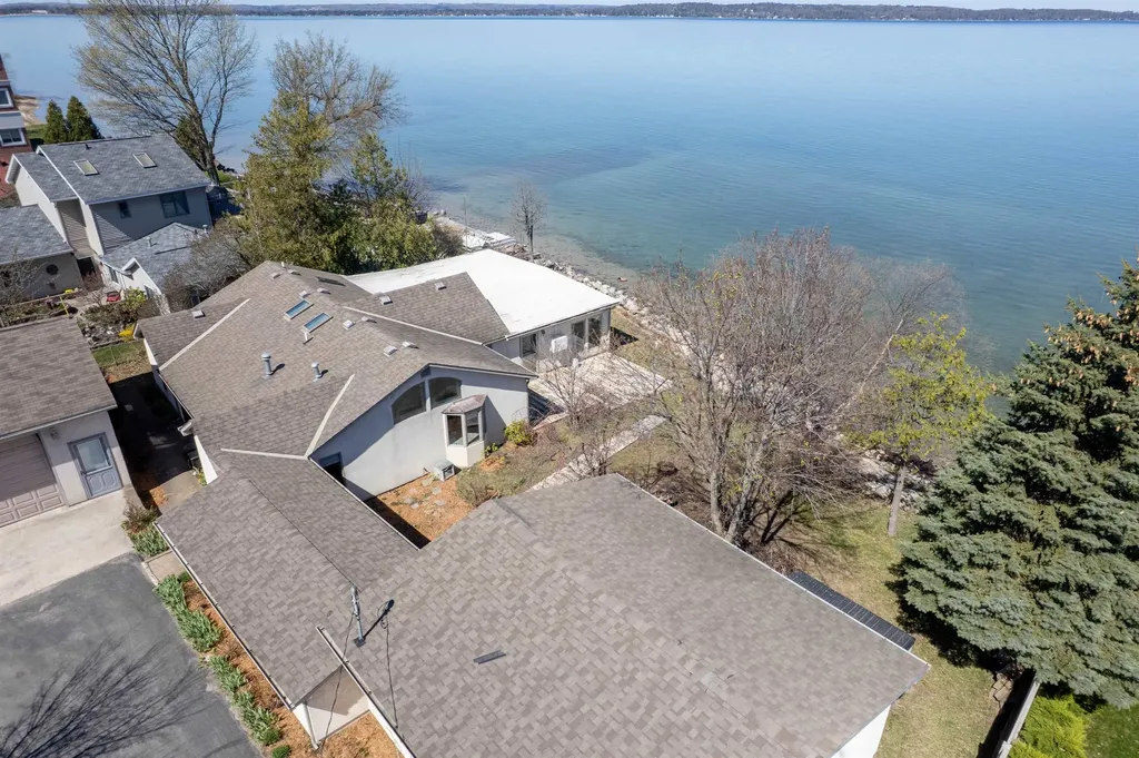 5271 Us-31 N Acme Township MI 49690
