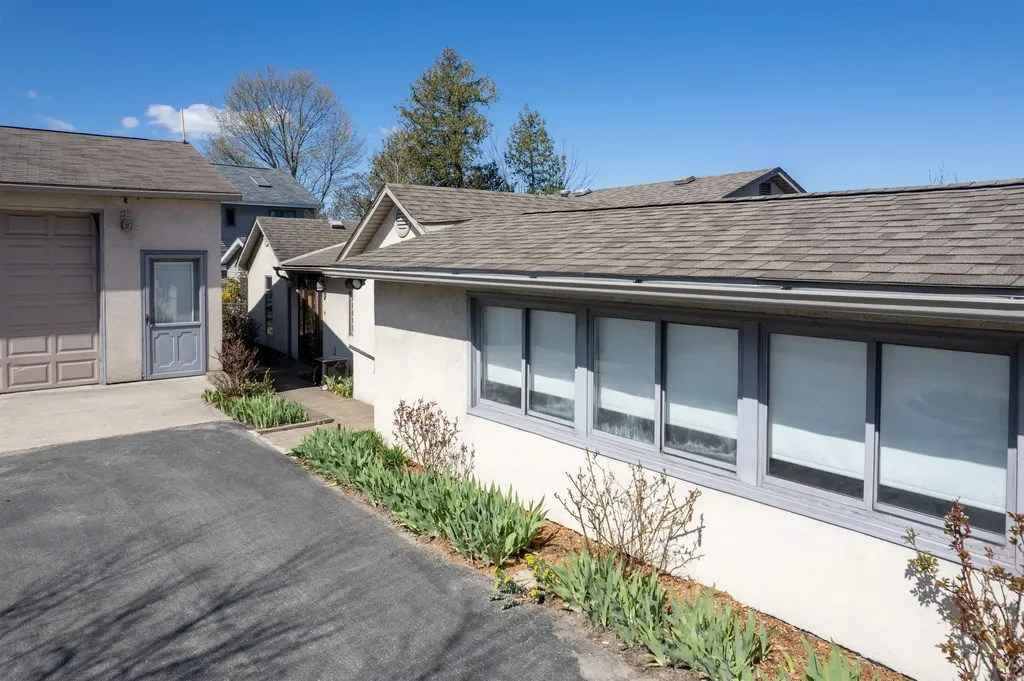 5271 Us-31 N Acme Township MI 49690