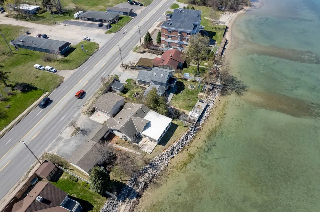 5271 Us-31 N Acme Township MI 49690