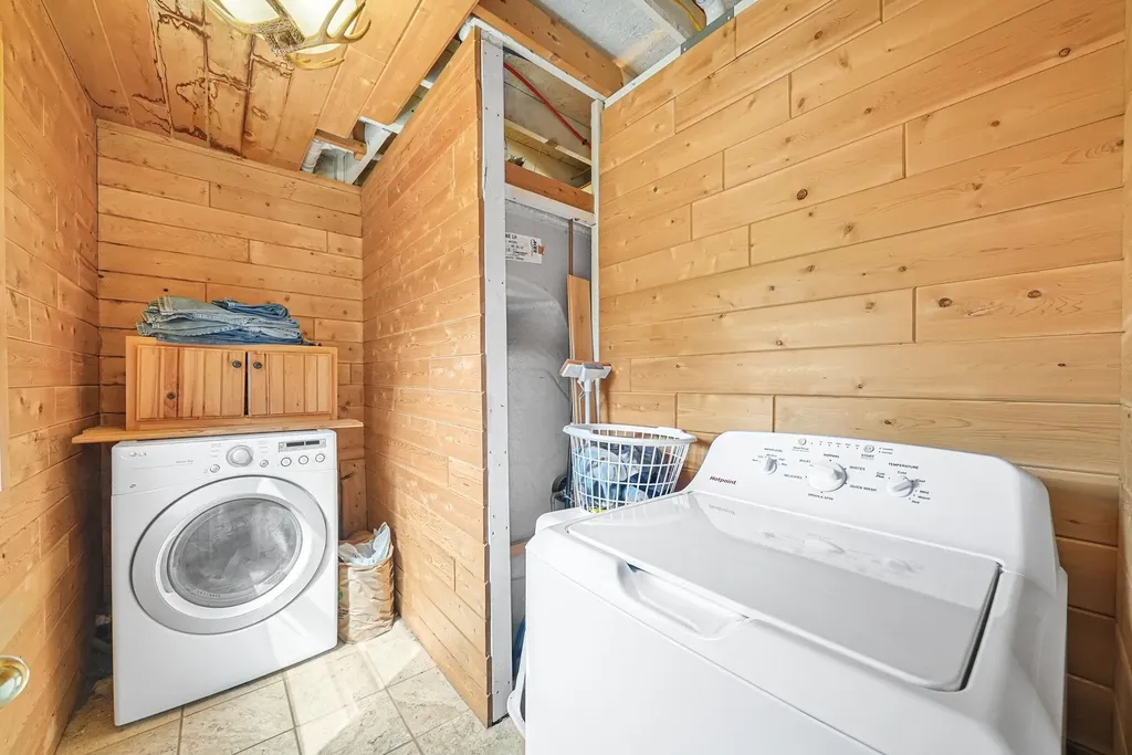 762 Hillcrest Drive Colfax Township MI 49618