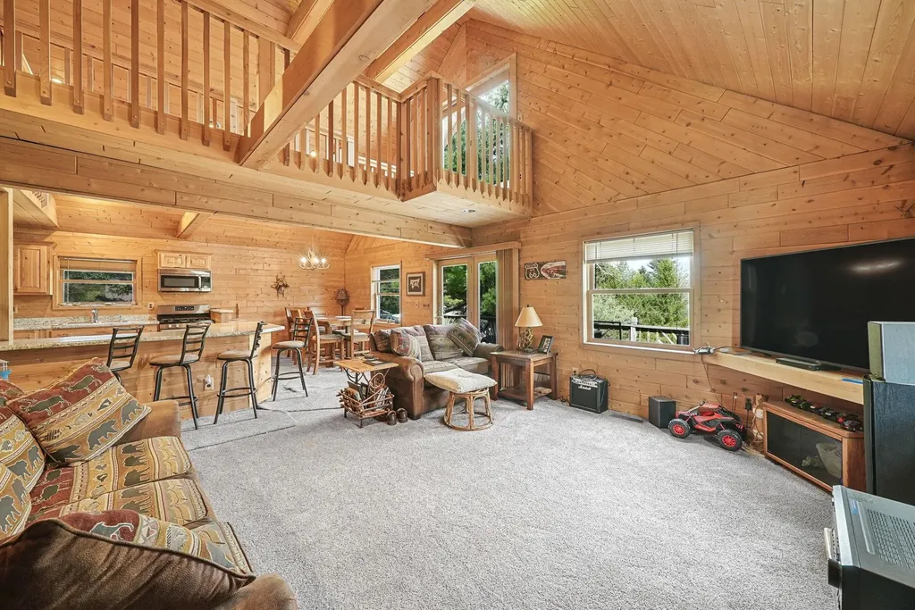 762 Hillcrest Drive Colfax Township MI 49618