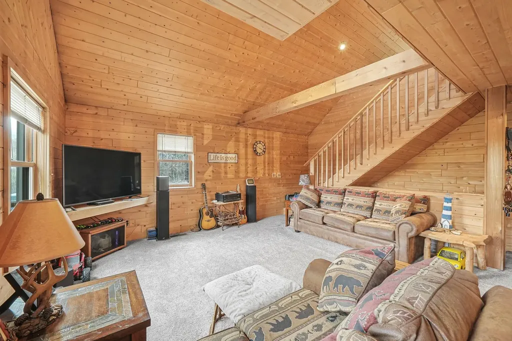 762 Hillcrest Drive Colfax Township MI 49618